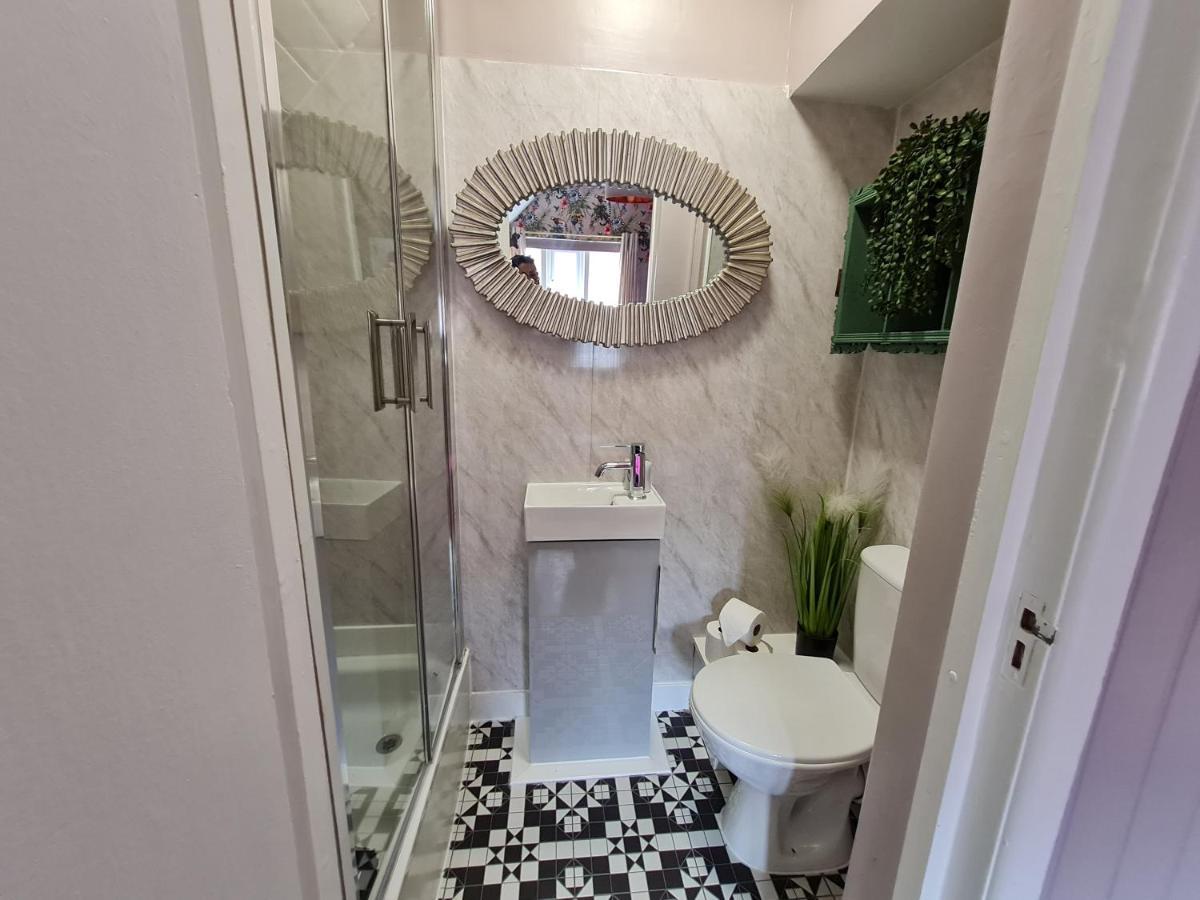 Lemur Lodge - Boutique Apartments - Short Stroll To The Beach Μπόρνμουθ Εξωτερικό φωτογραφία