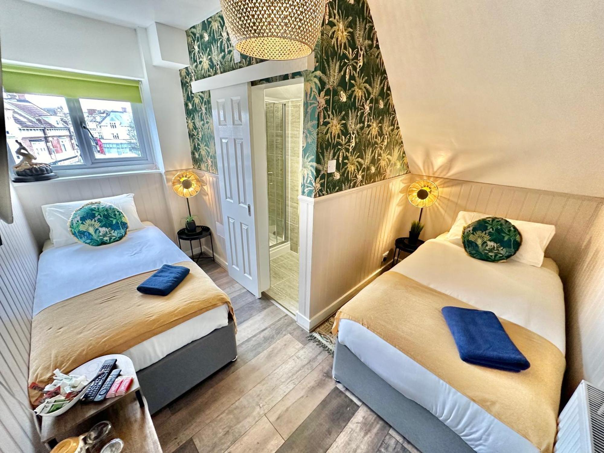 Lemur Lodge - Boutique Apartments - Short Stroll To The Beach Μπόρνμουθ Εξωτερικό φωτογραφία