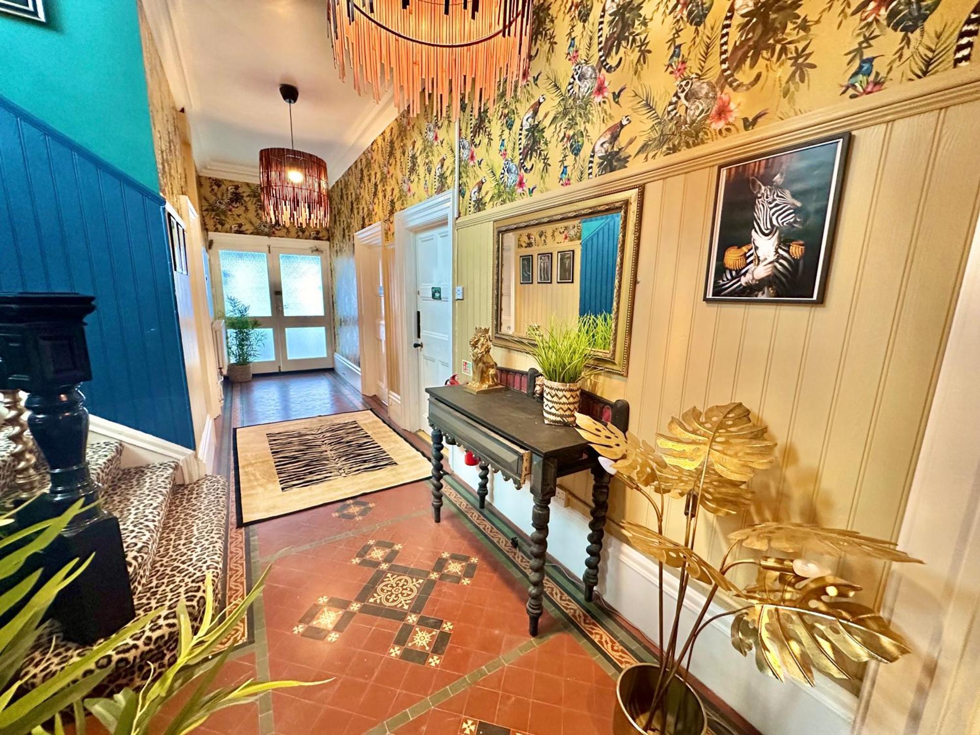 Lemur Lodge - Boutique Apartments - Short Stroll To The Beach Μπόρνμουθ Εξωτερικό φωτογραφία